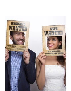Funny Props Husband/Wife Wanted (32x24cm), 2 Stuks